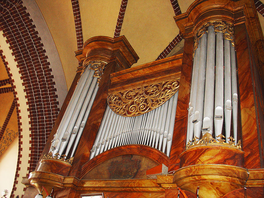 Syców - organz w Parafii św. Apostołów Piotra i Pawła